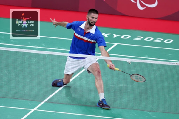 Kỹ thuật đánh cầu lông thấp tay là gì? Đánh thế nào mới chuẩn?